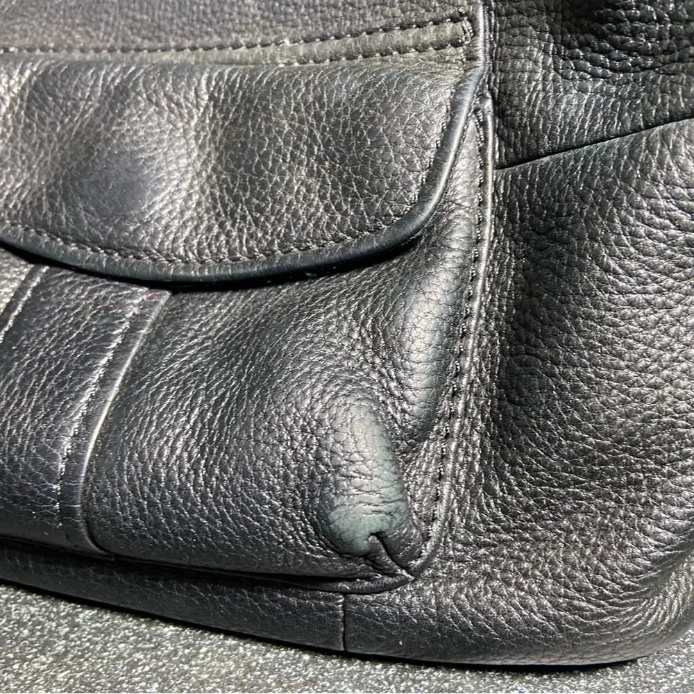 Classic Fossil Black Leather Shoulder Bag